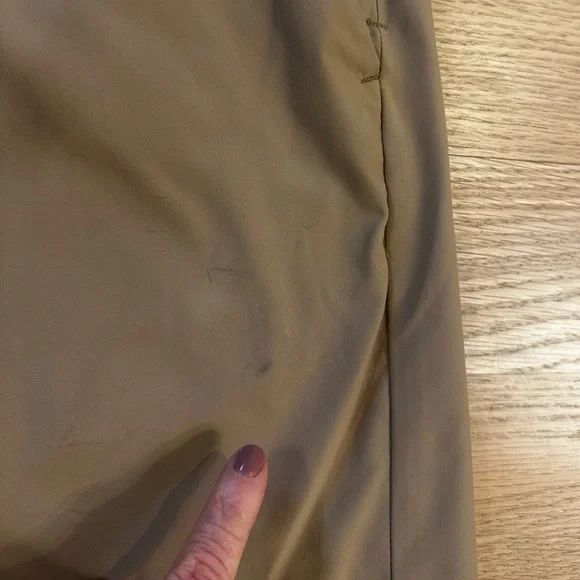 UNTUCKit Men's Khaki Chinos - Picture 5 of 10